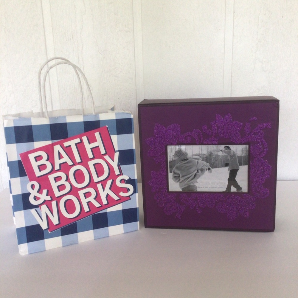 BATH AND BODY WORKS GIFT BOX
